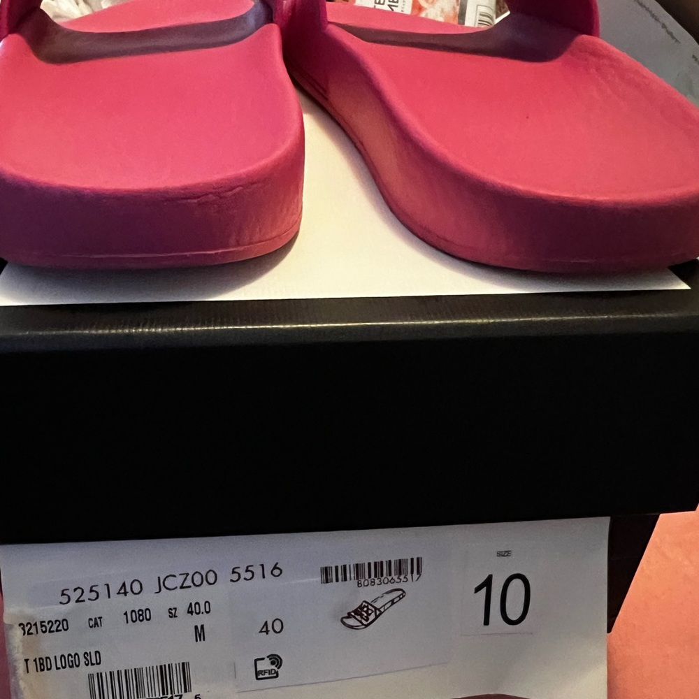 Pink gucci slides